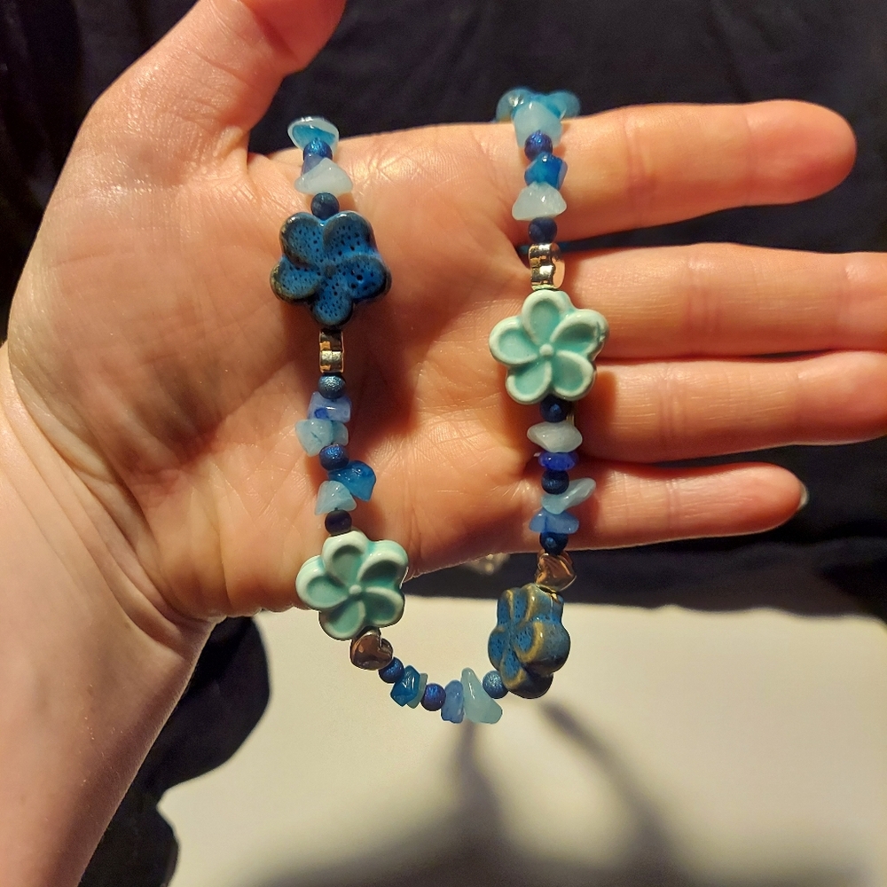 Floral Beaded Necklace - Green and Blue - Picture 5 of 5